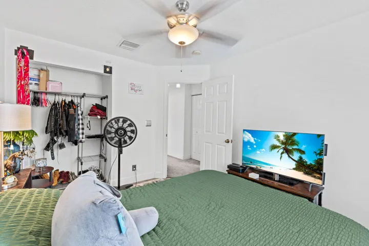 22-web-or-mls-A7404148