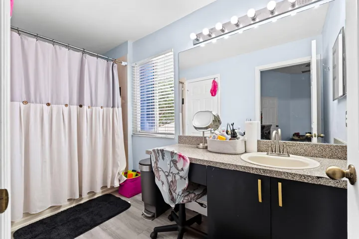 19-web-or-mls-A7404121