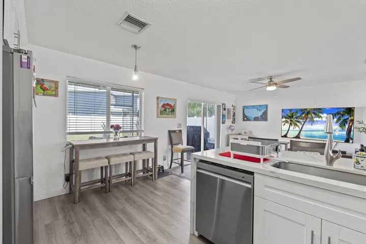 12-web-or-mls-A7404057