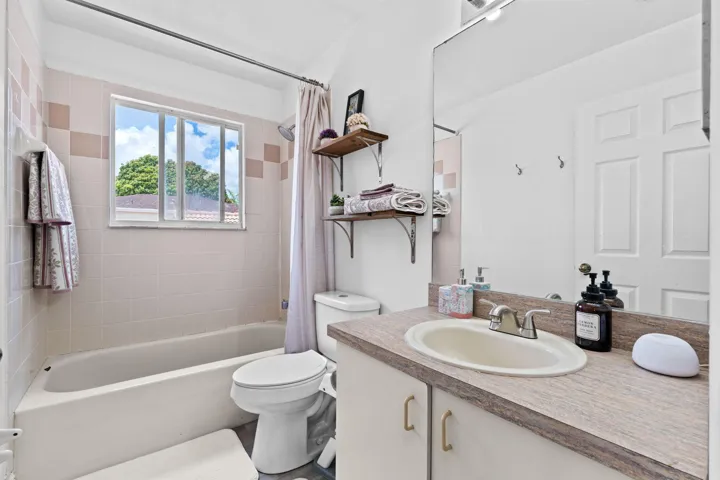 25-web-or-mls-A7404139
