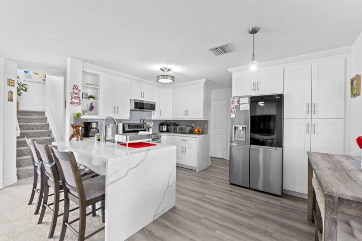 14-web-or-mls-A7404024