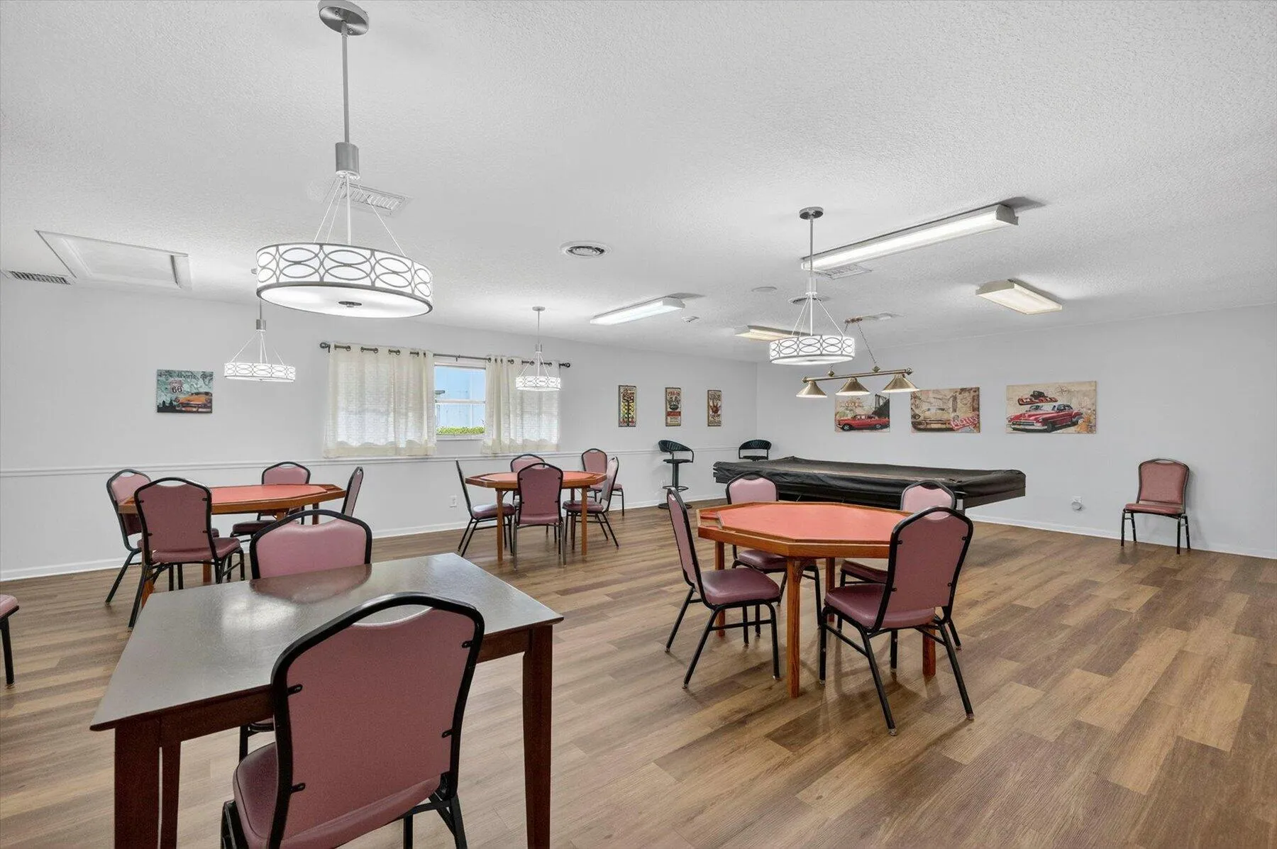 31-Clubhouse