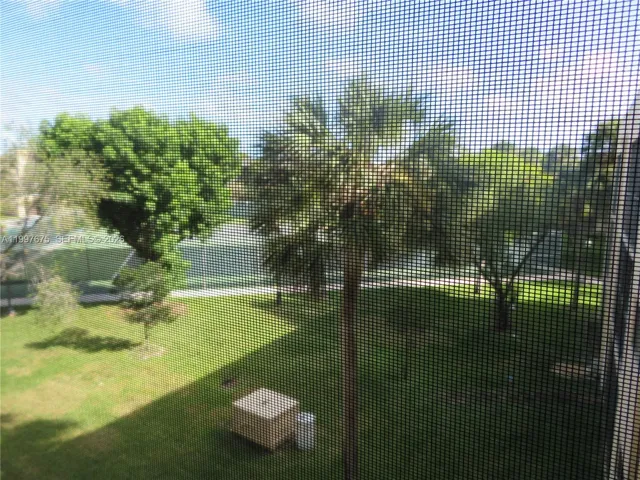 great view to tennis courts