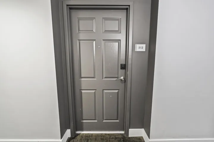 Door 512