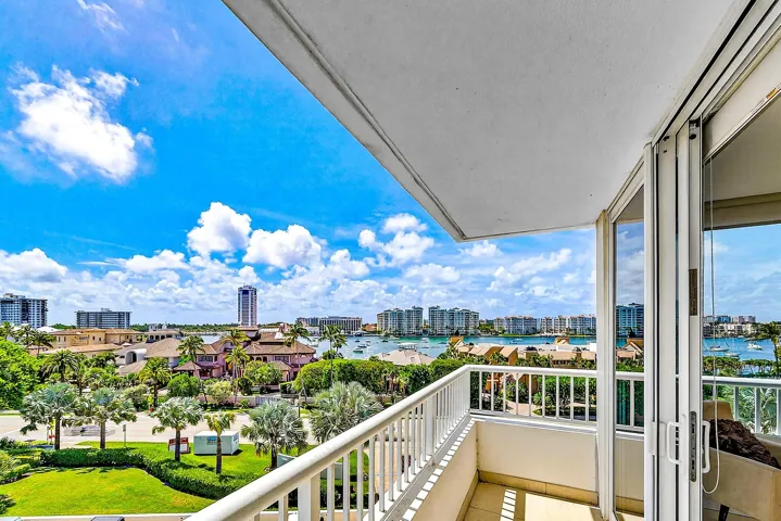 600LAKEVIEW