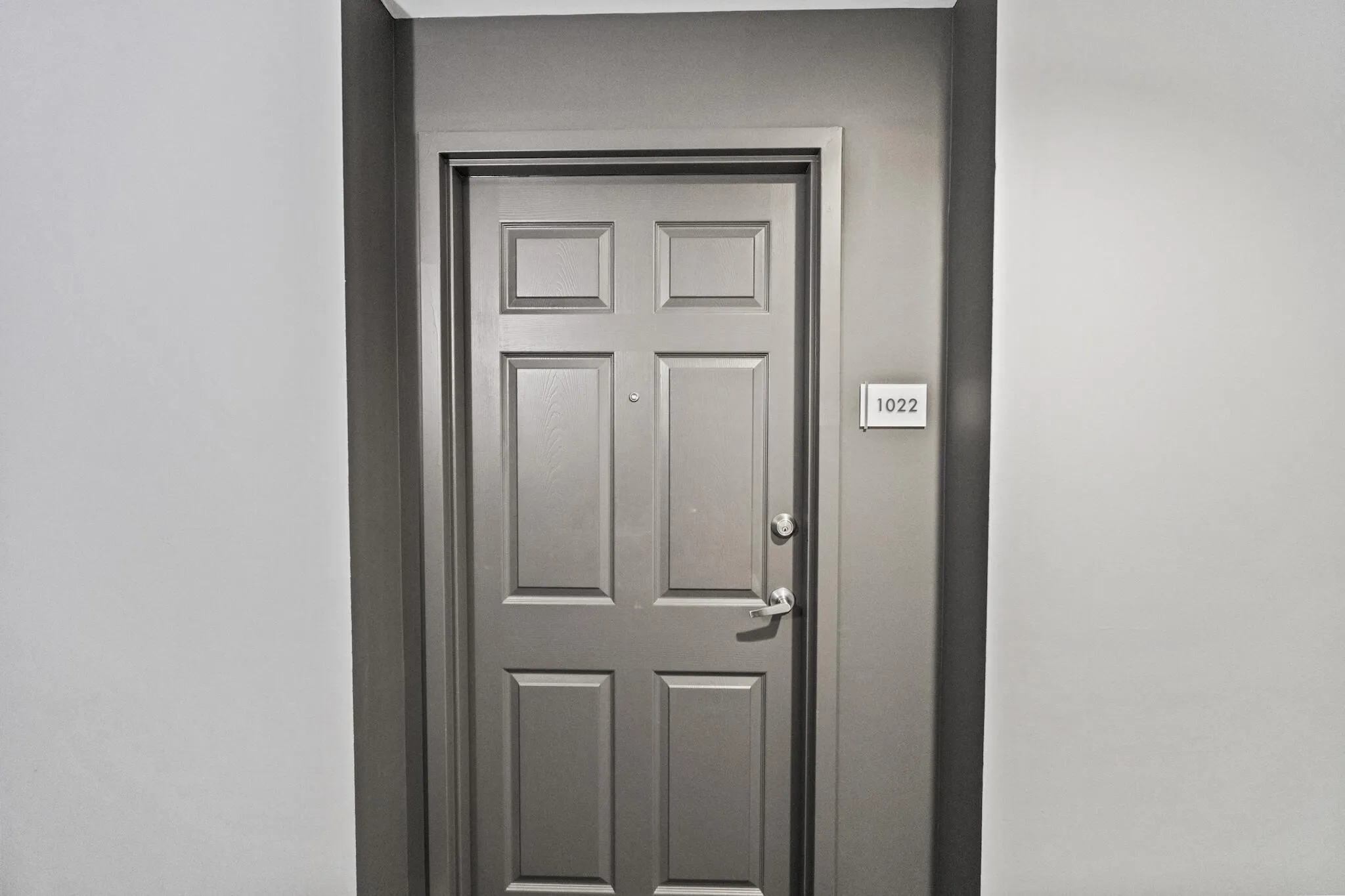 Door 1022