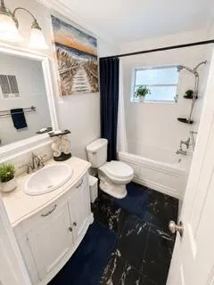 2nd bathroom