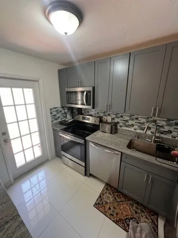 1230 NE 26th Terrace_36