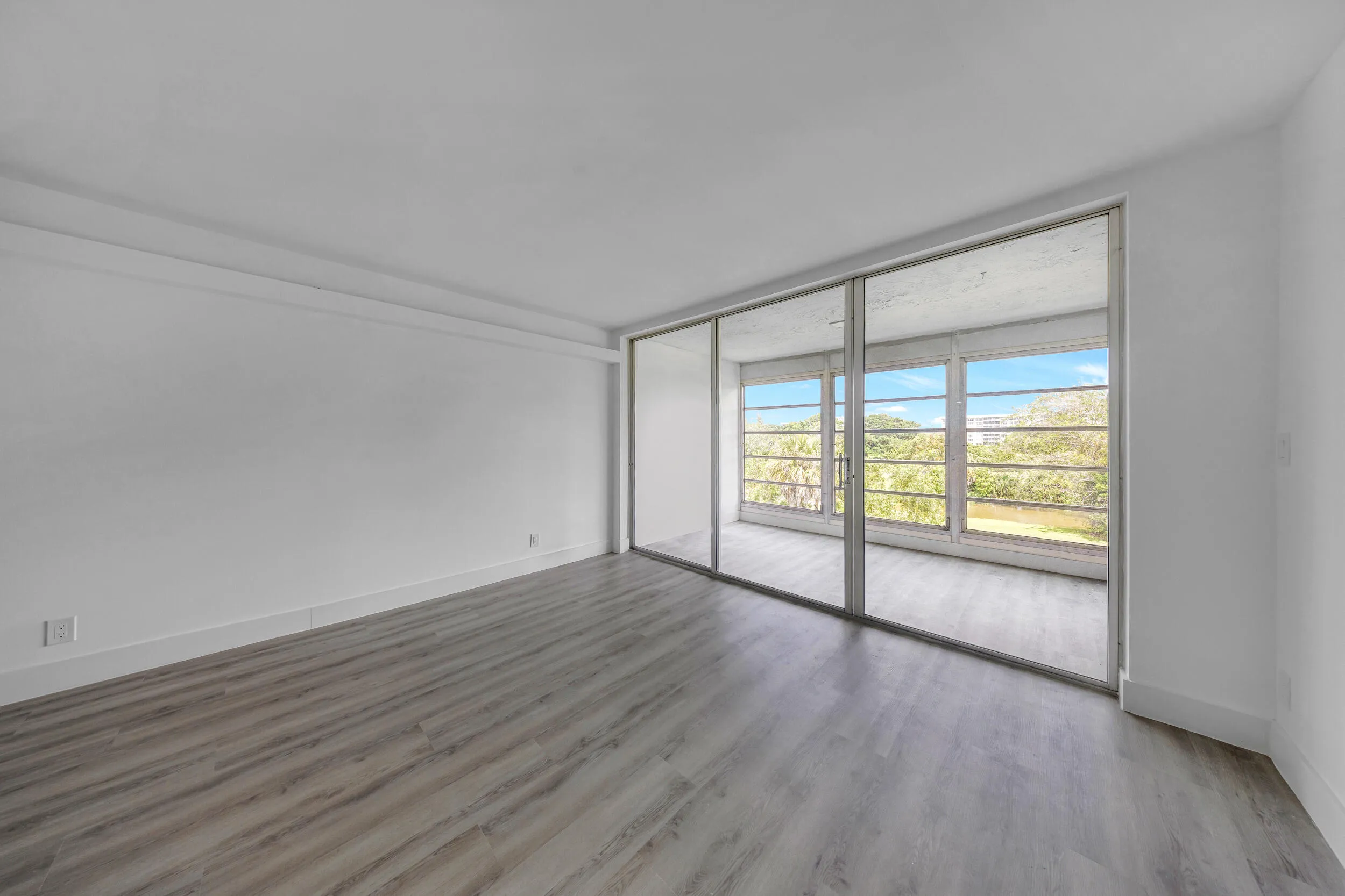 3151 S Palm Aire Dr-Pompano Beach, Unit