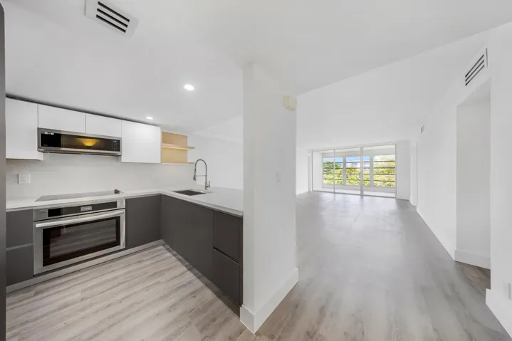 3151 S Palm Aire Dr-Pompano Beach, Unit