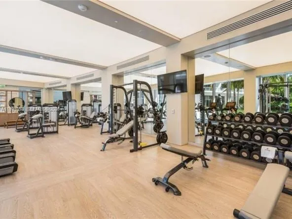 WORLD CLASS FITNESS GYM