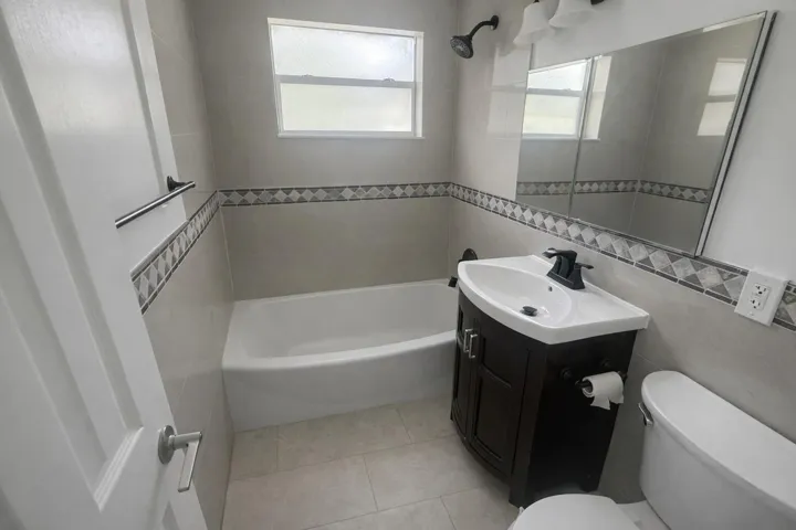 2800 bathroom 2