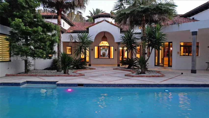 Pool/Loggia View