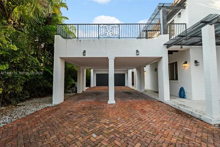 Garage and Spaces for 10.