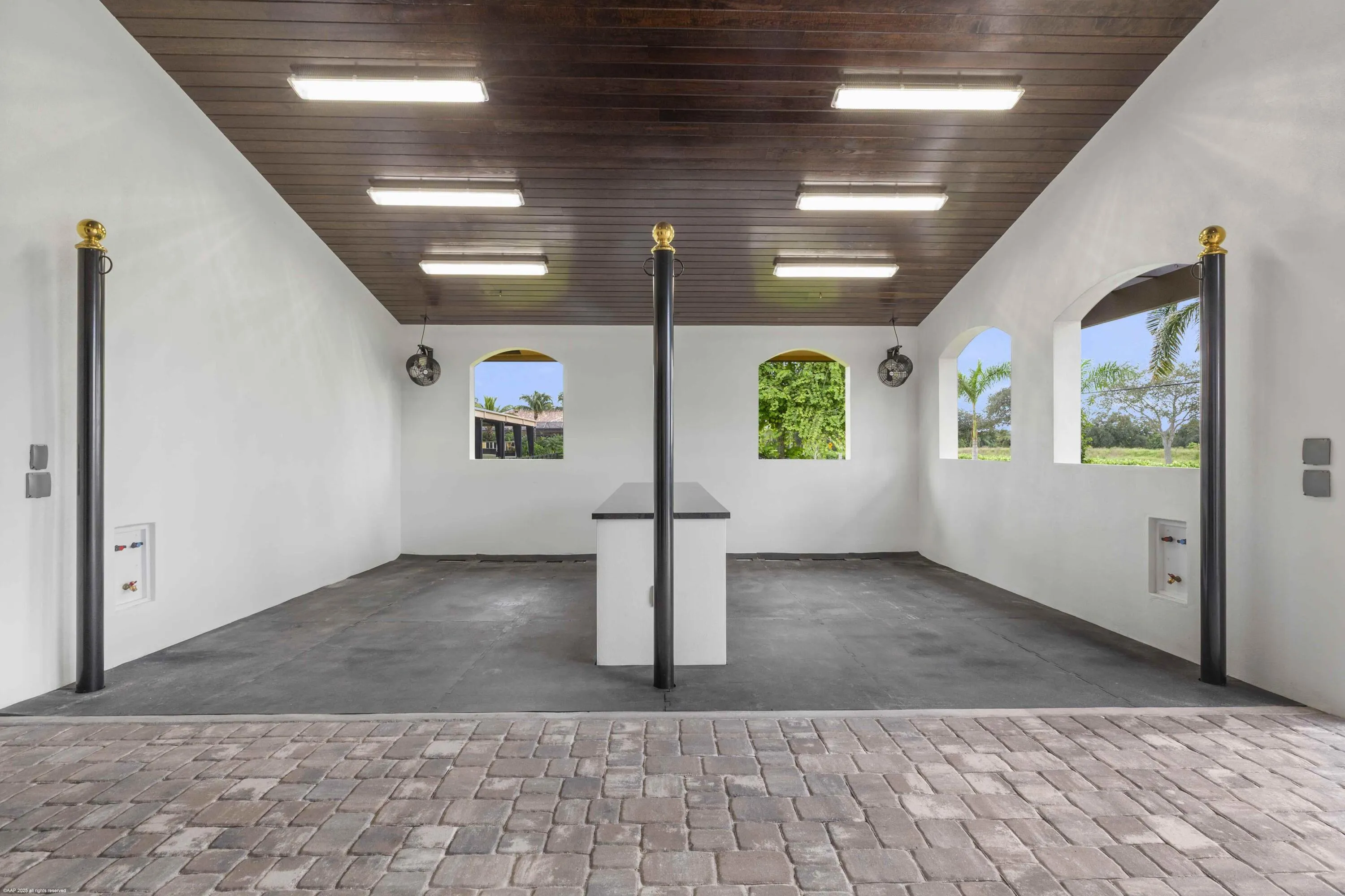 4985 Stables Way 019