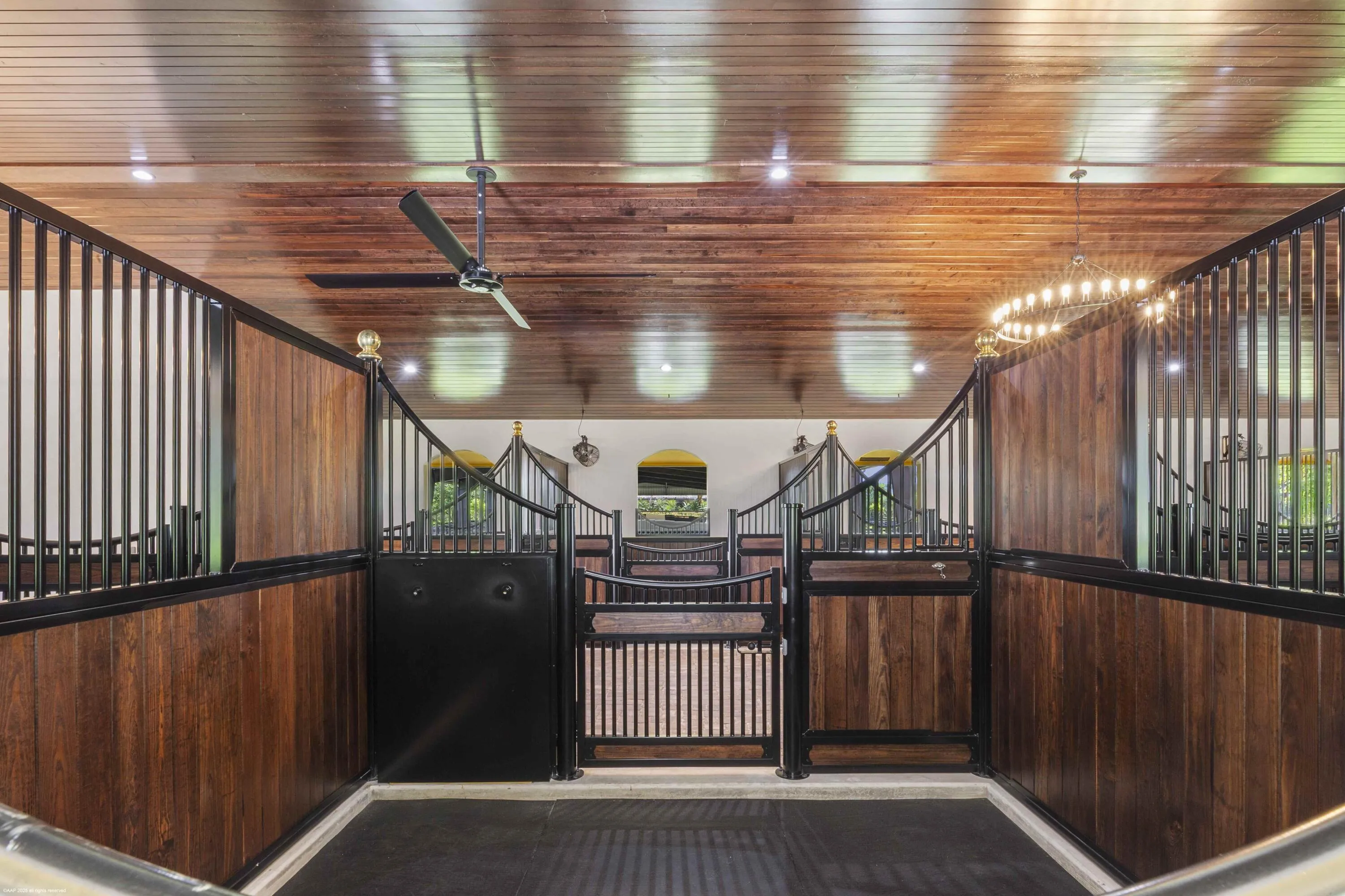 4985 Stables Way 014