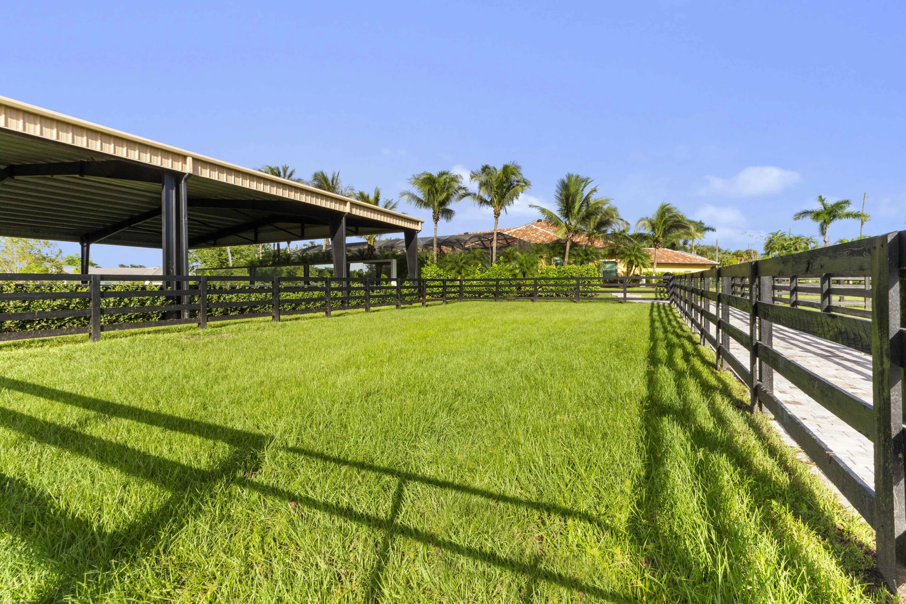 4985 Stables Way 083