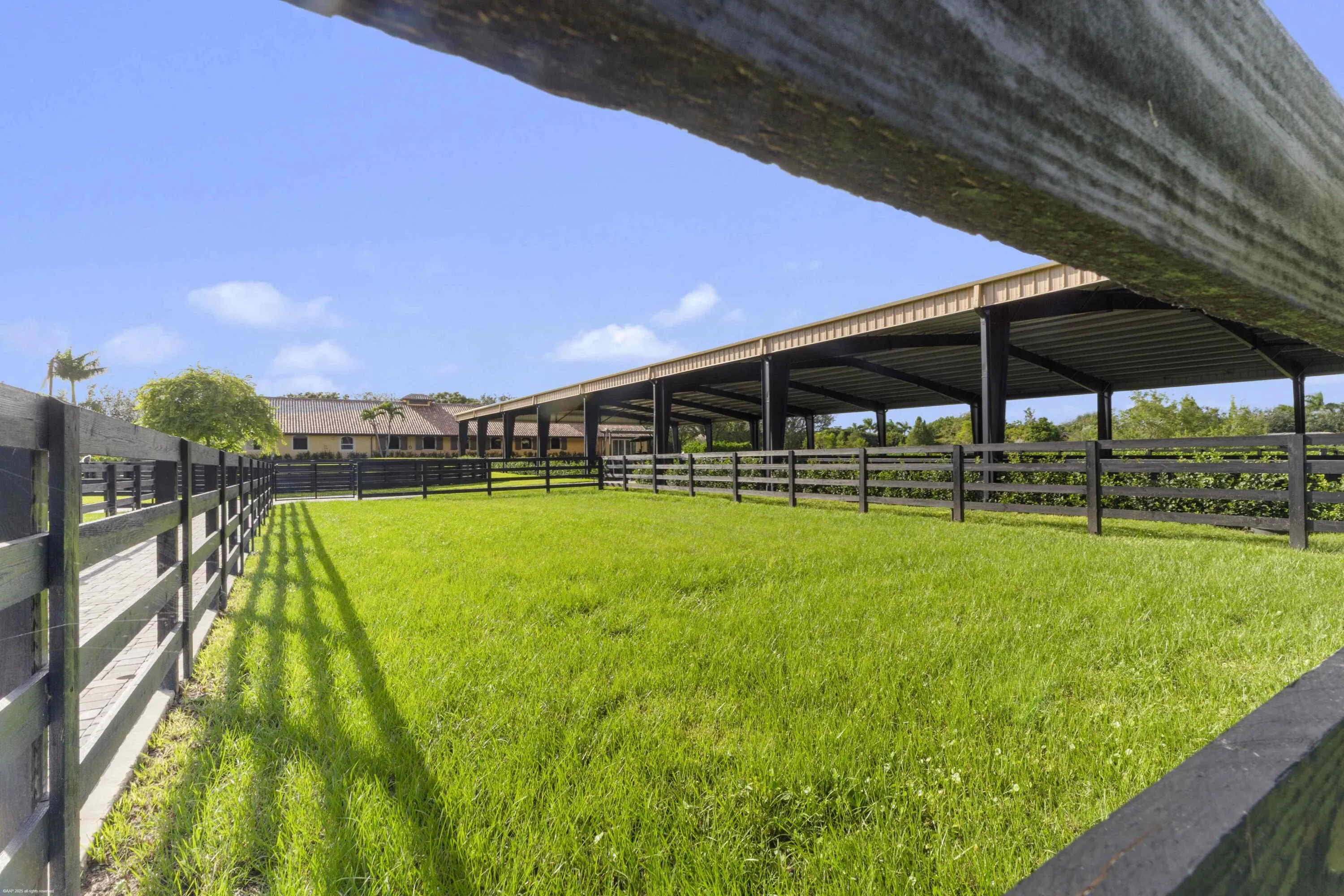 4985 Stables Way 081