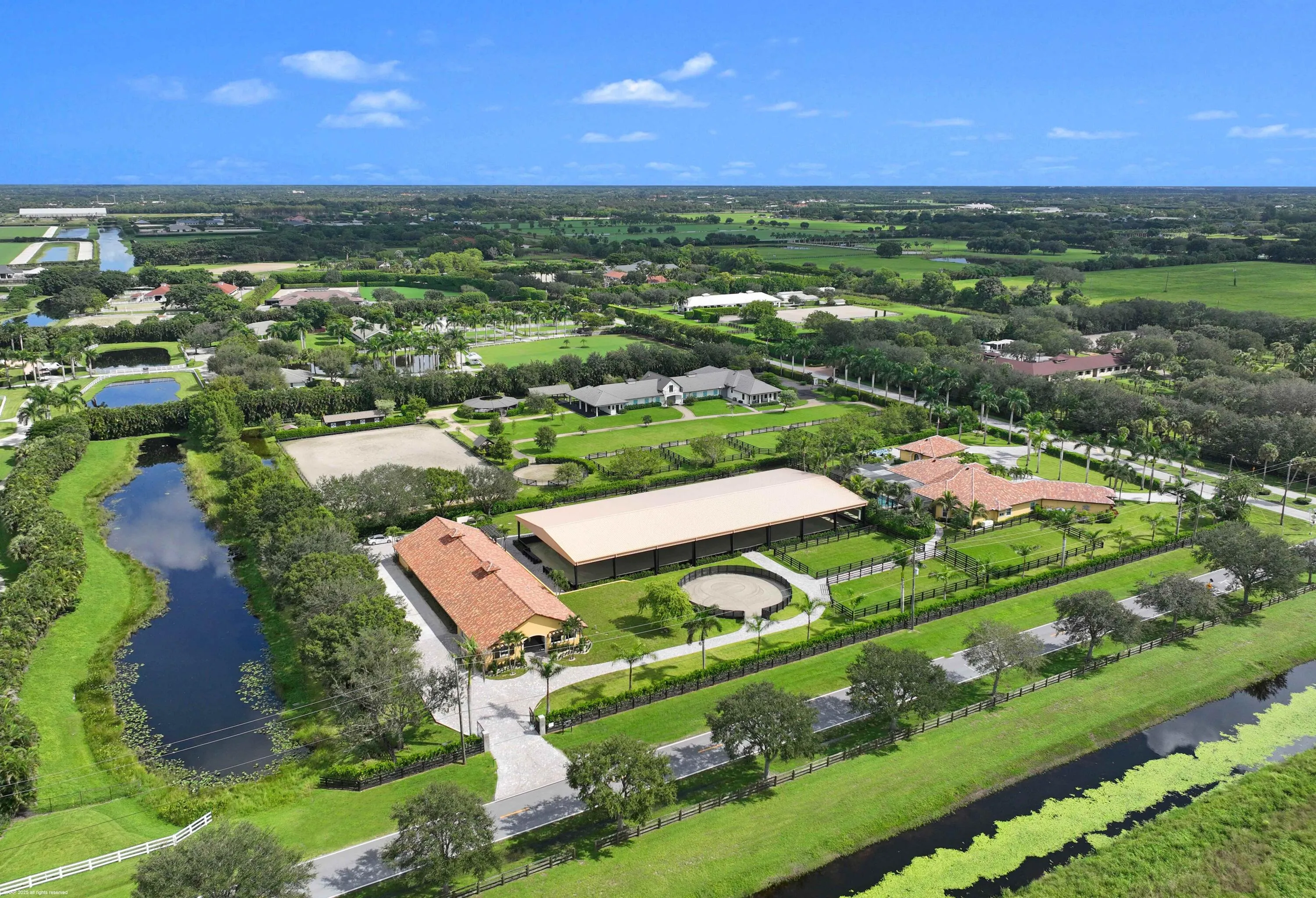 4985 Stables Way 006