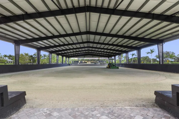 4985 Stables Way 077
