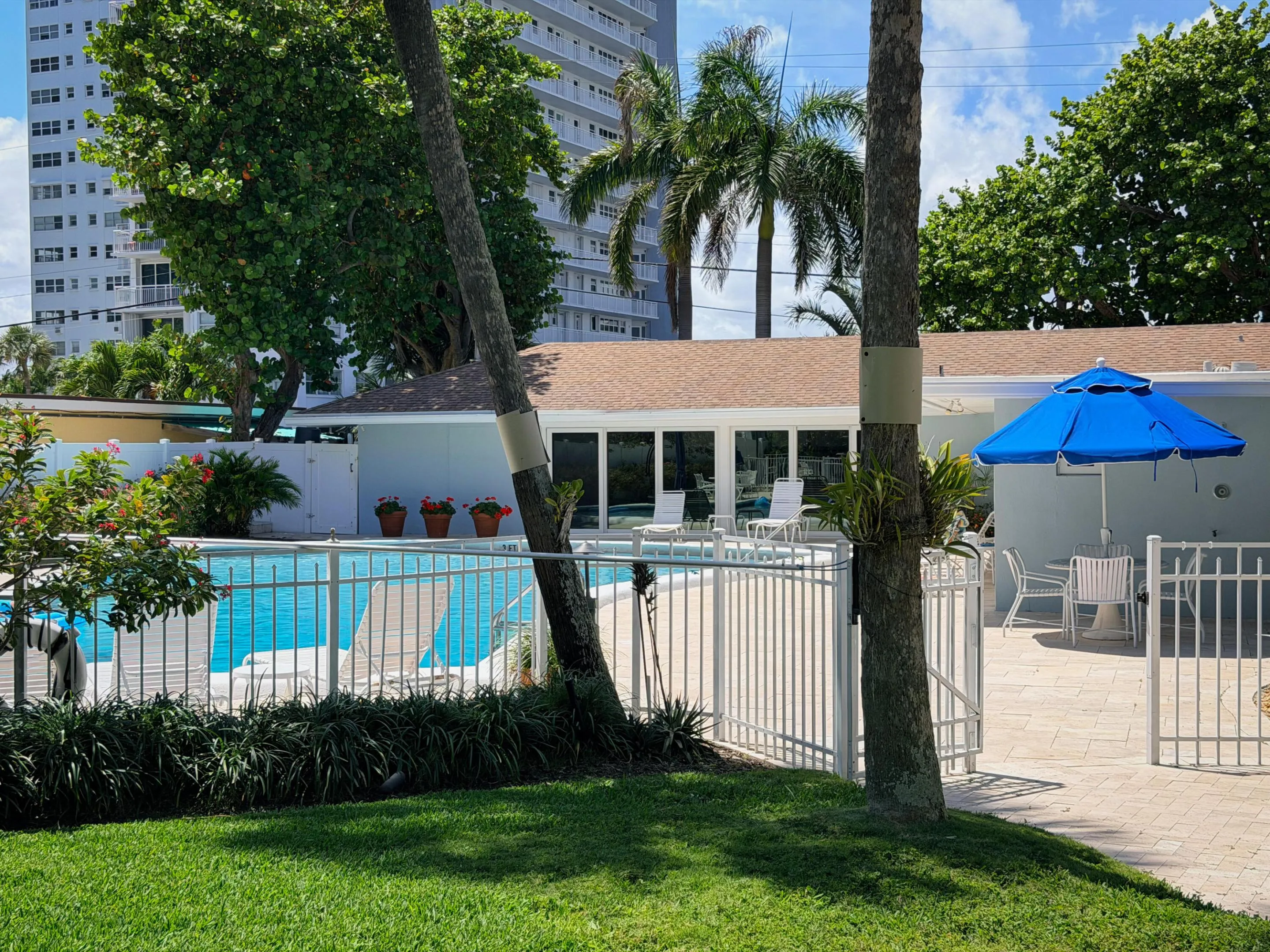 La Coquina Pool/Clubhouse