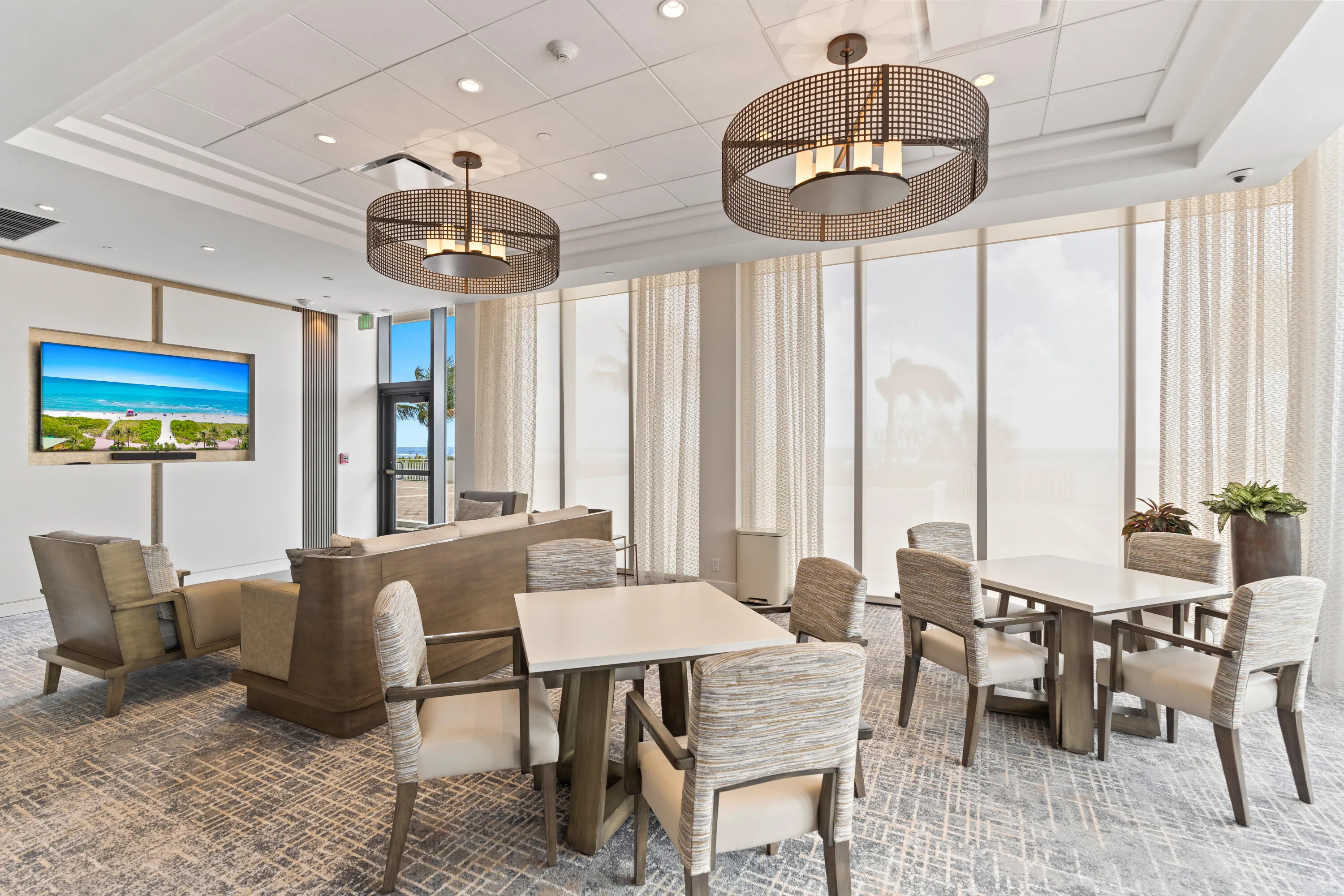 CLUB ROOM SOUTH