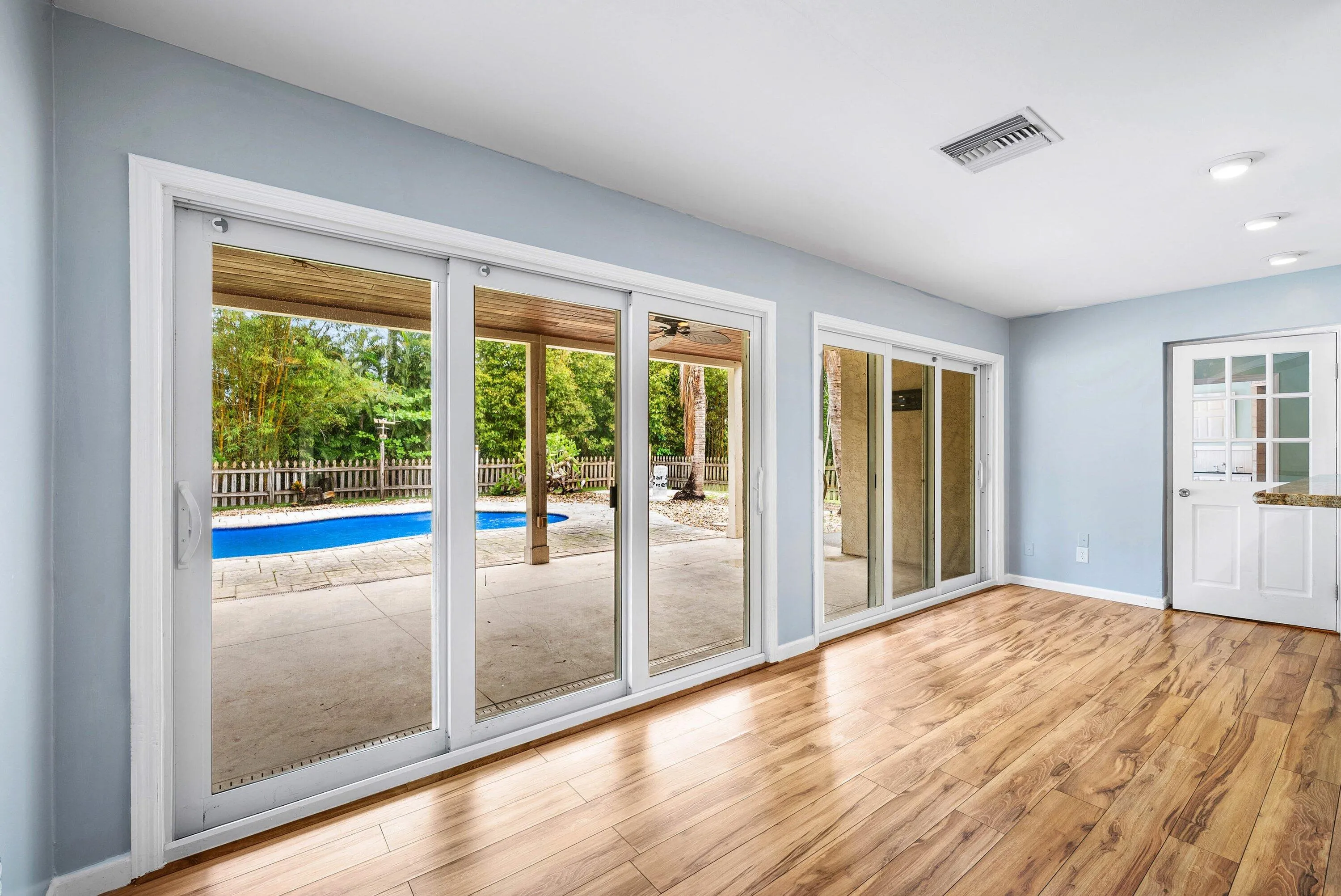 022-1232589thPlaceNorth-WestPalmBeach-FL