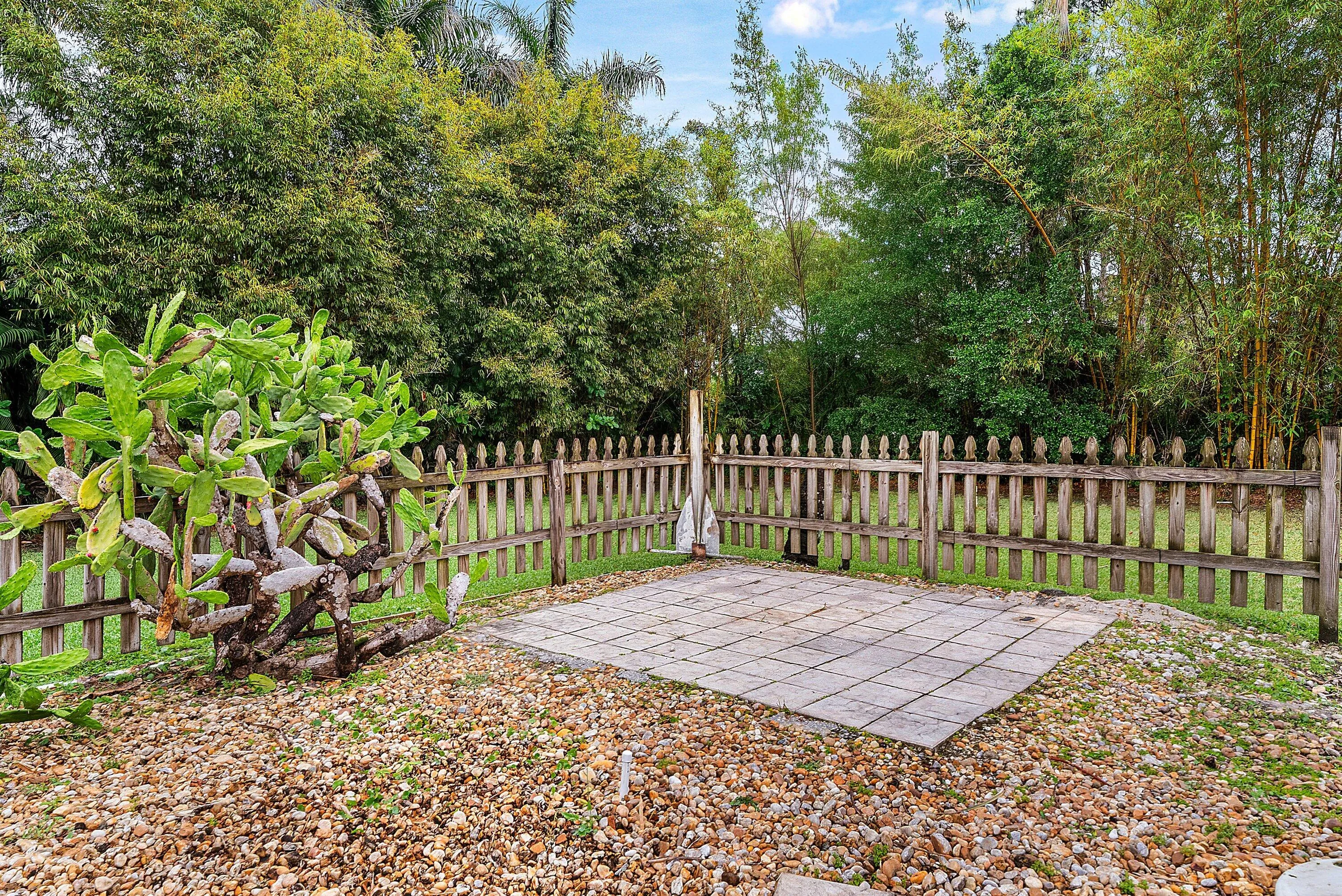 032-1232589thPlaceNorth-WestPalmBeach-FL
