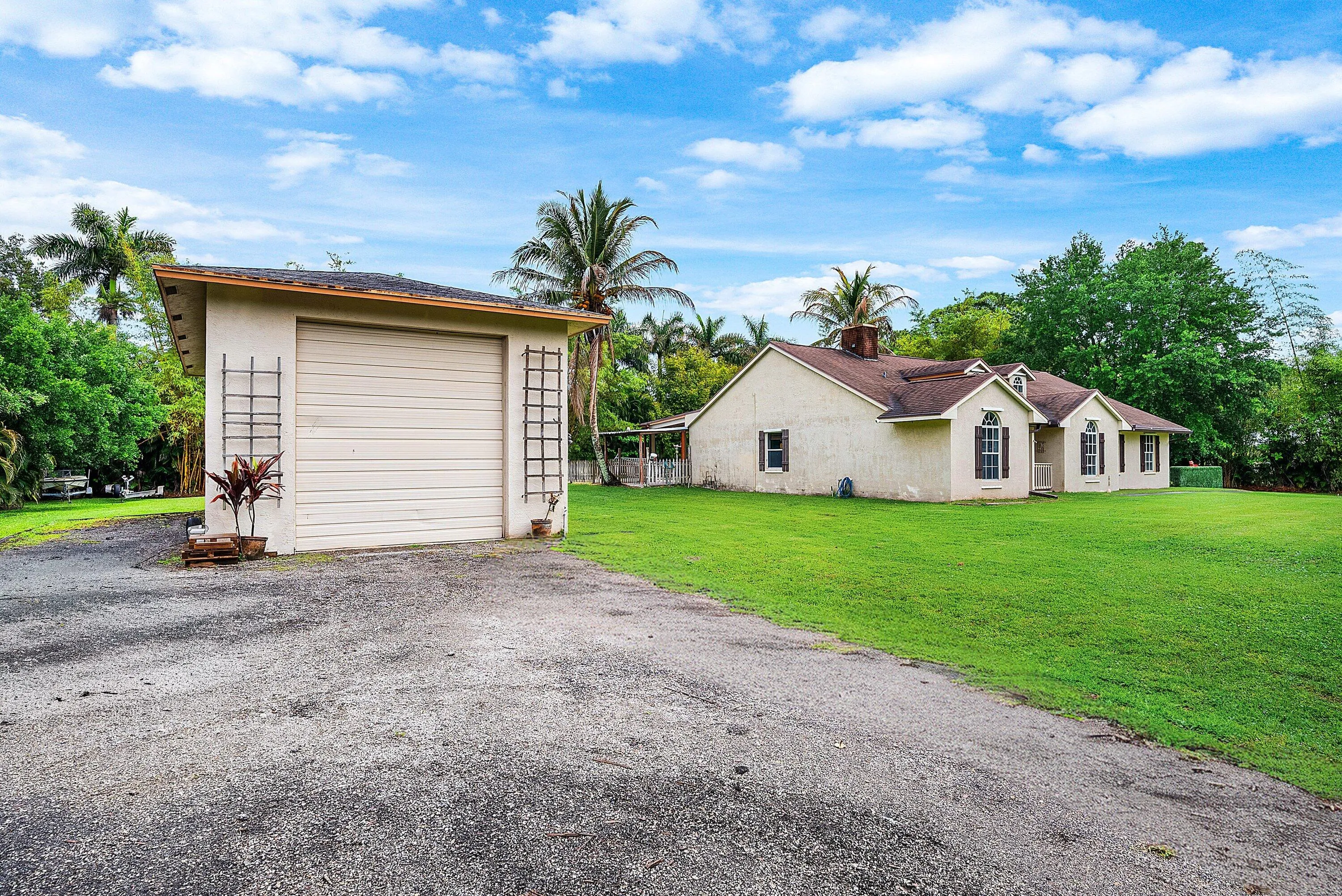 007-1232589thPlaceNorth-WestPalmBeach-FL