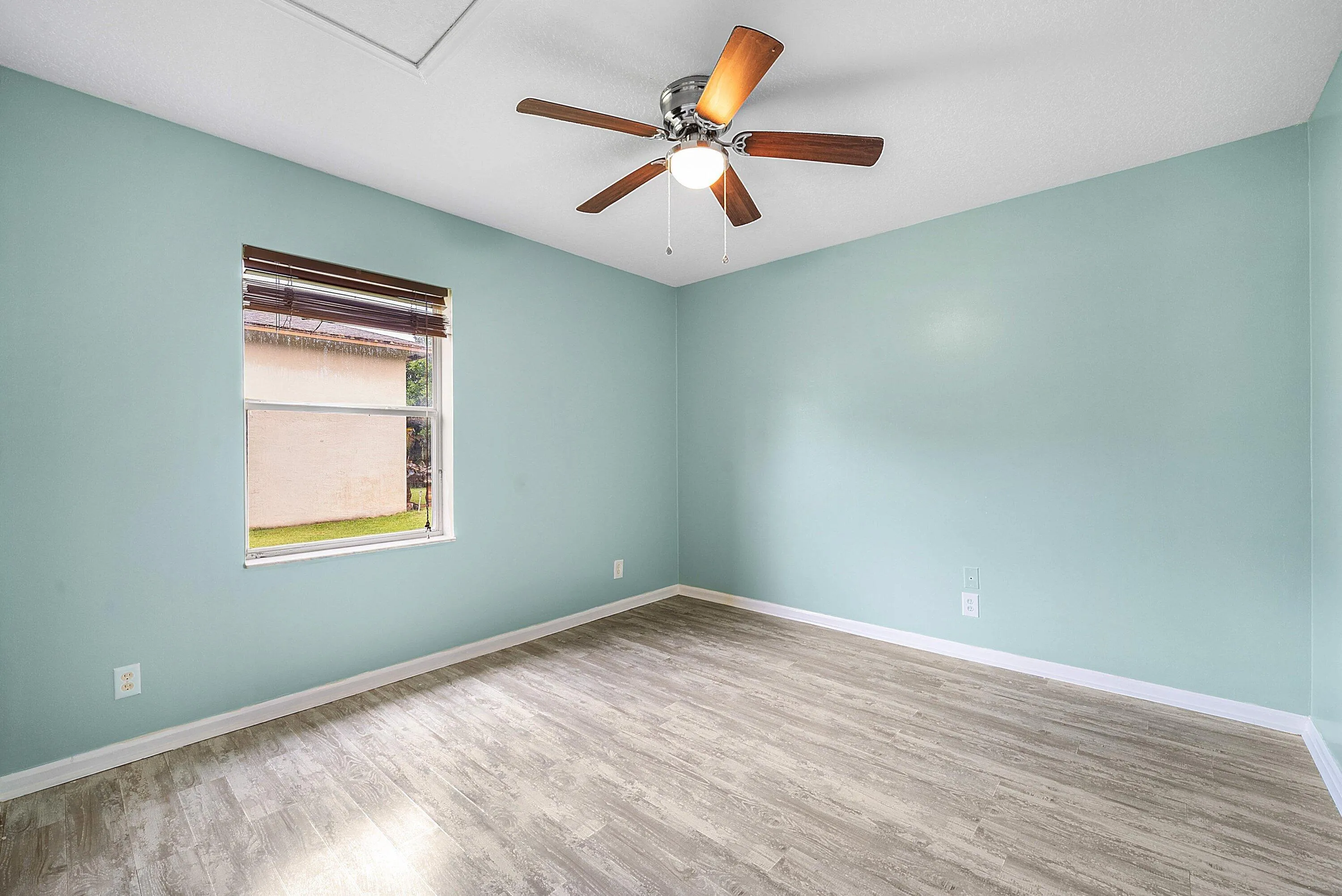 026-1232589thPlaceNorth-WestPalmBeach-FL