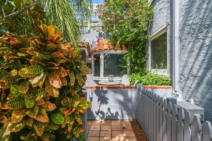 605NLakesideDr-CocoHouseStudio(1)