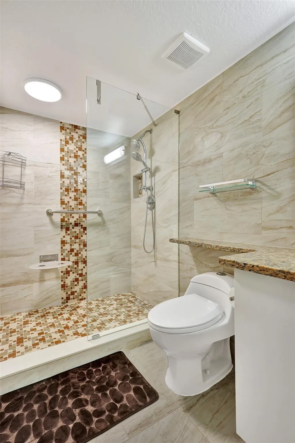 Primary En-Suite Bathroom
