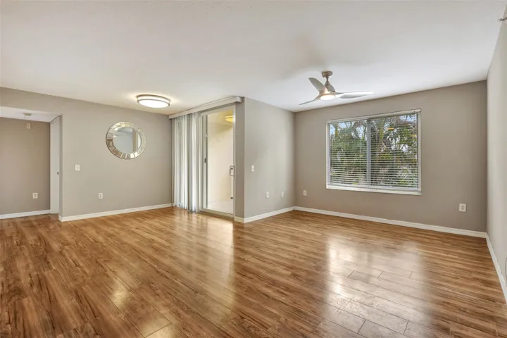 This 2nd floor fully renovated turn key conod has an open living concept with 3 spacious bedrooms and 2 full baths