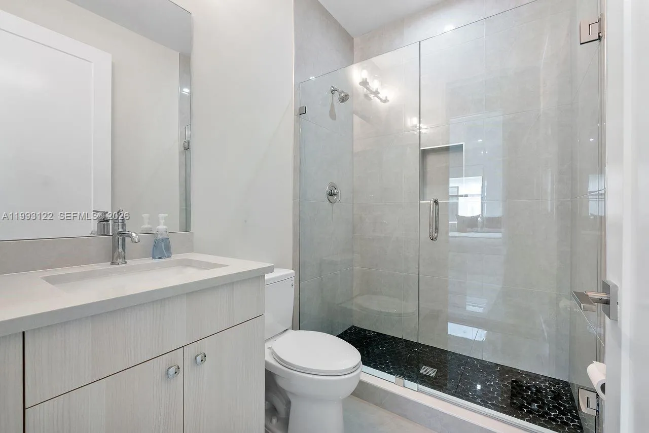 Additional Upstairs Bath