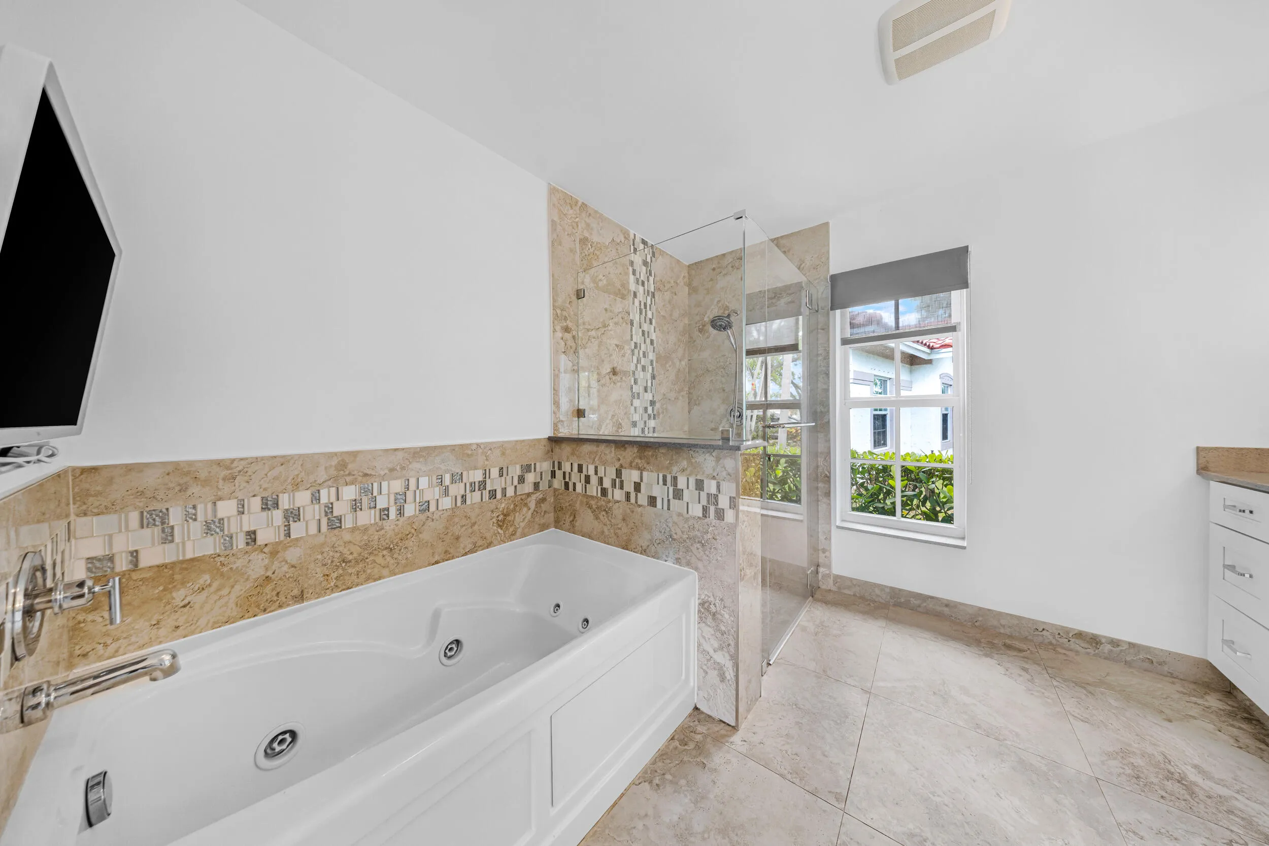3630 Dunes Vista Dr-Pompano Beach, Valen