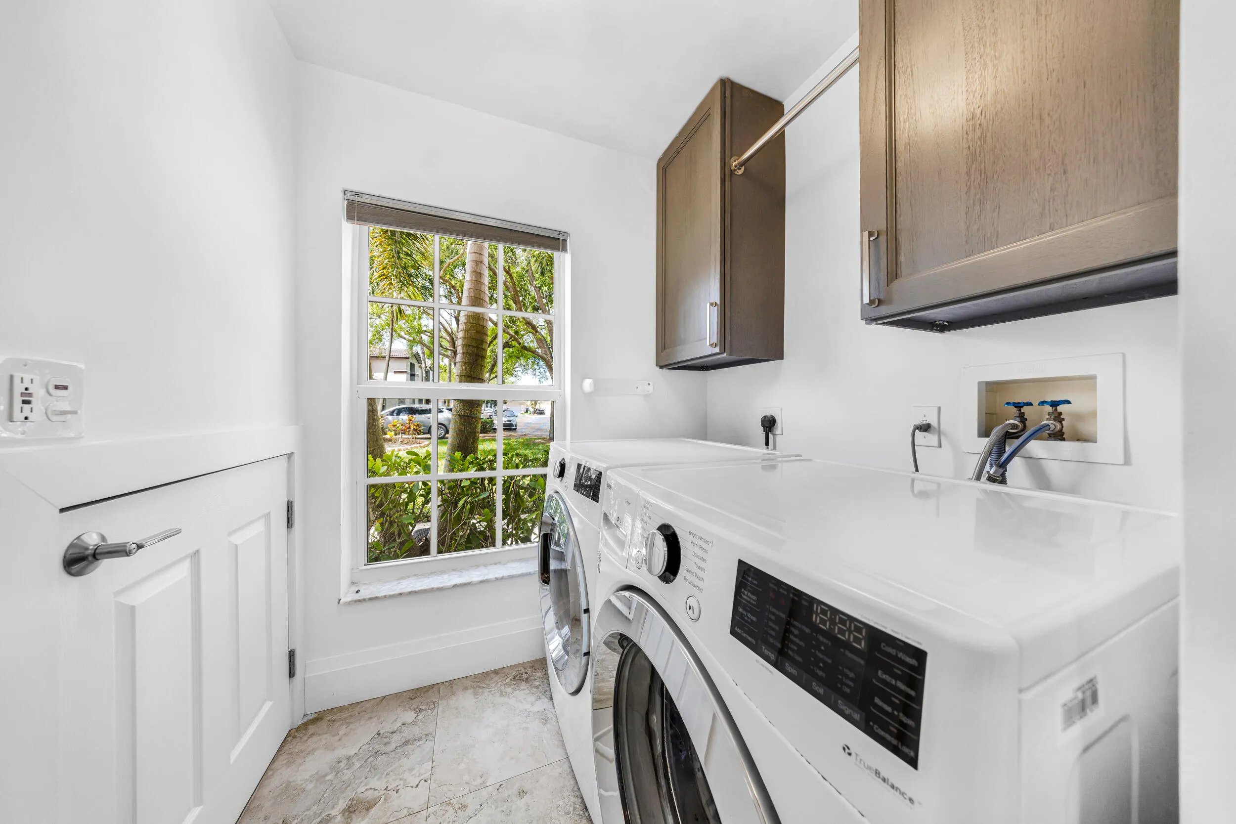 3630 Dunes Vista Dr-Pompano Beach, Valen