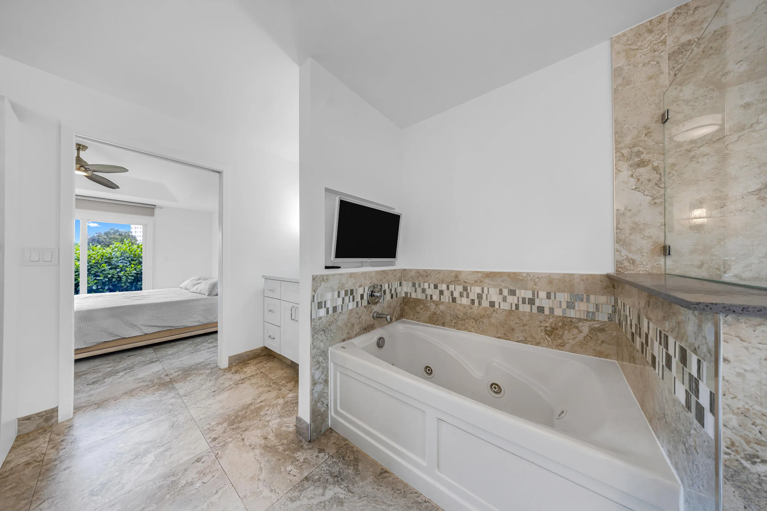 3630 Dunes Vista Dr-Pompano Beach, Valen