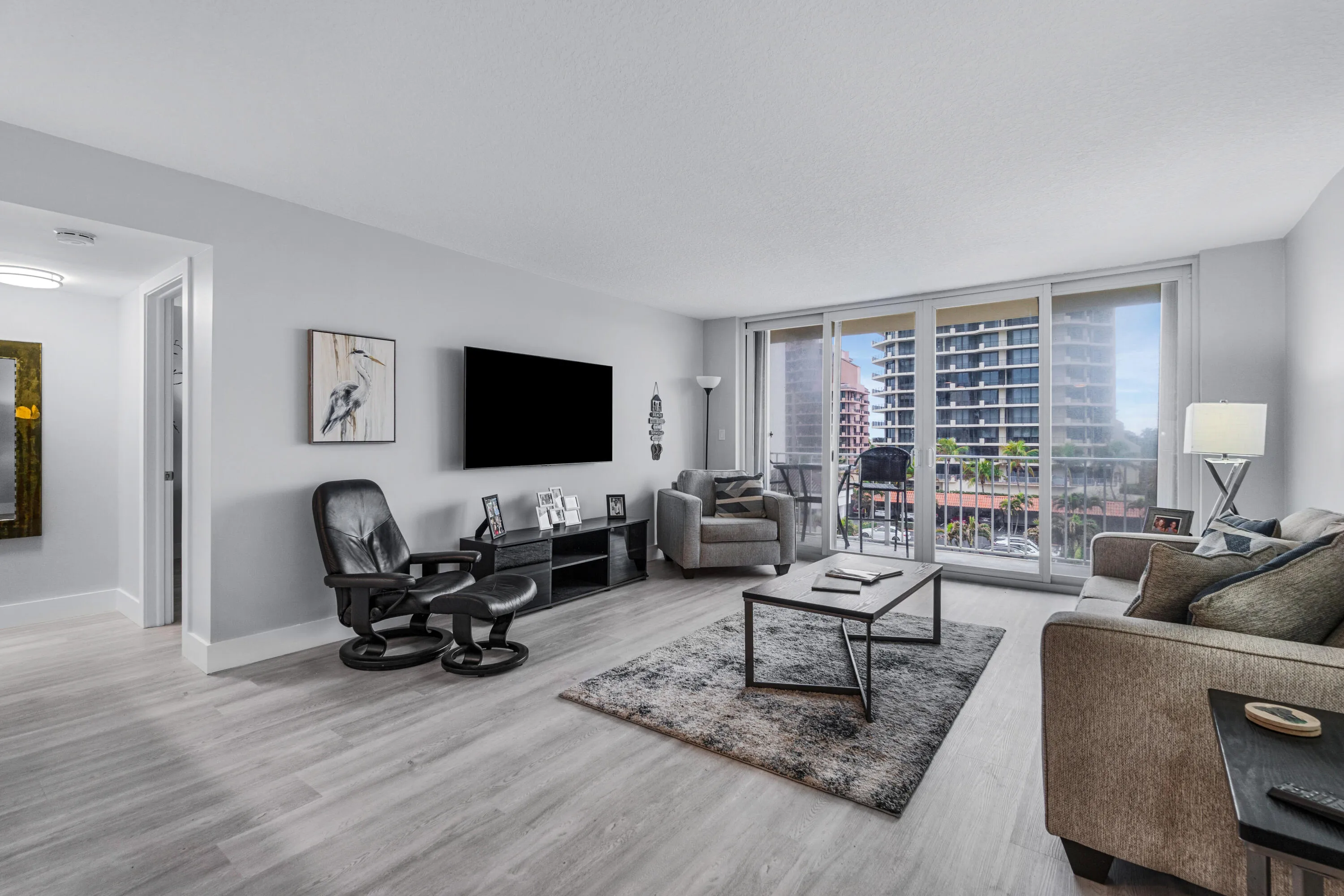 009-630OceanDrive-410-JunoBeach-FL-33408