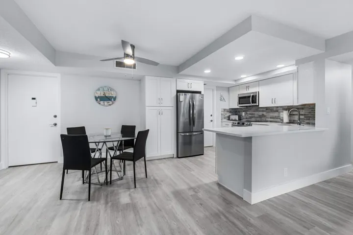 005-630OceanDrive-410-JunoBeach-FL-33408