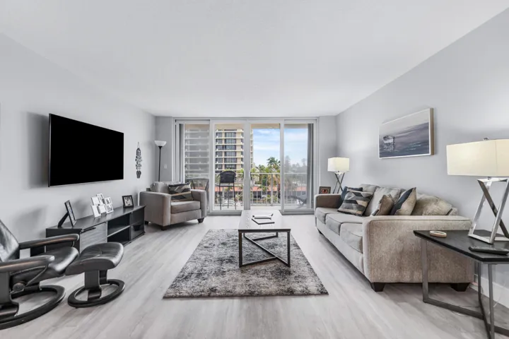 003-630OceanDrive-410-JunoBeach-FL-33408