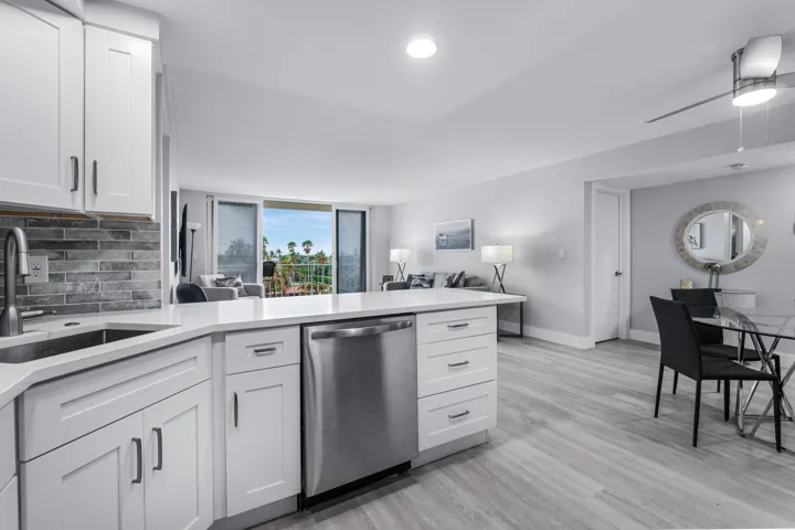 008-630OceanDrive-410-JunoBeach-FL-33408