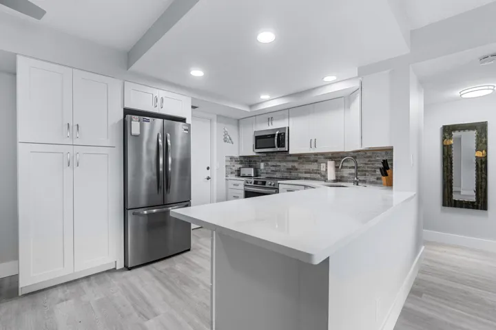 006-630OceanDrive-410-JunoBeach-FL-33408