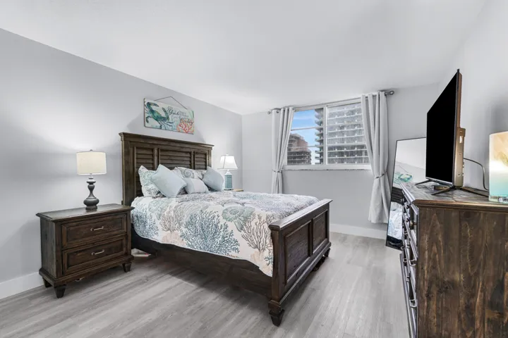 019-630OceanDrive-JunoBeach-FL-33408-FUL