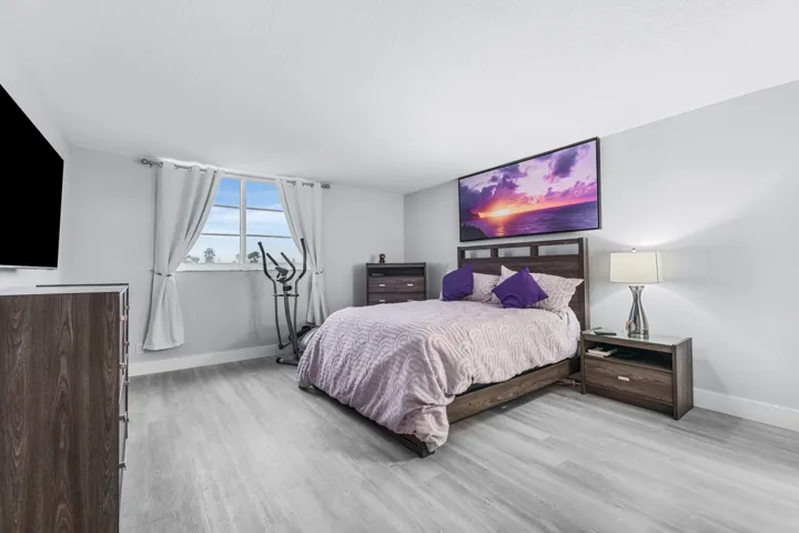 014-630OceanDrive-410-JunoBeach-FL-33408