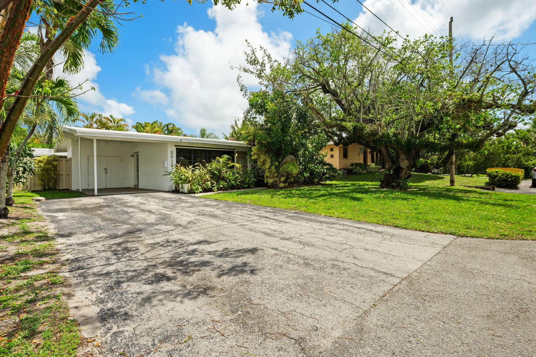2-web-or-mls-2512-sugar-loaf-ln