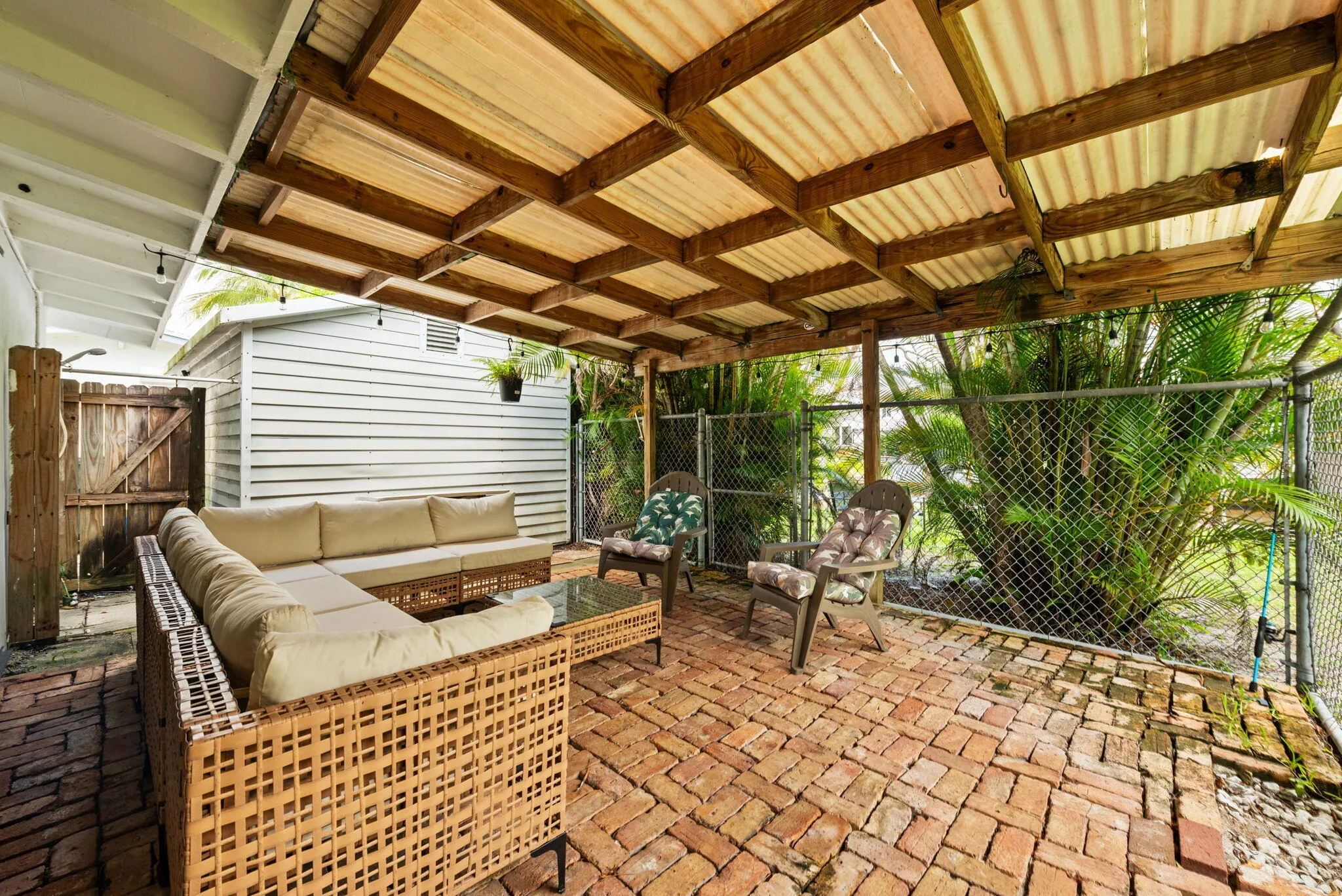 25-web-or-mls-2512-sugar-loaf-ln