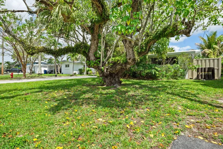 3-web-or-mls-2512-sugar-loaf-ln