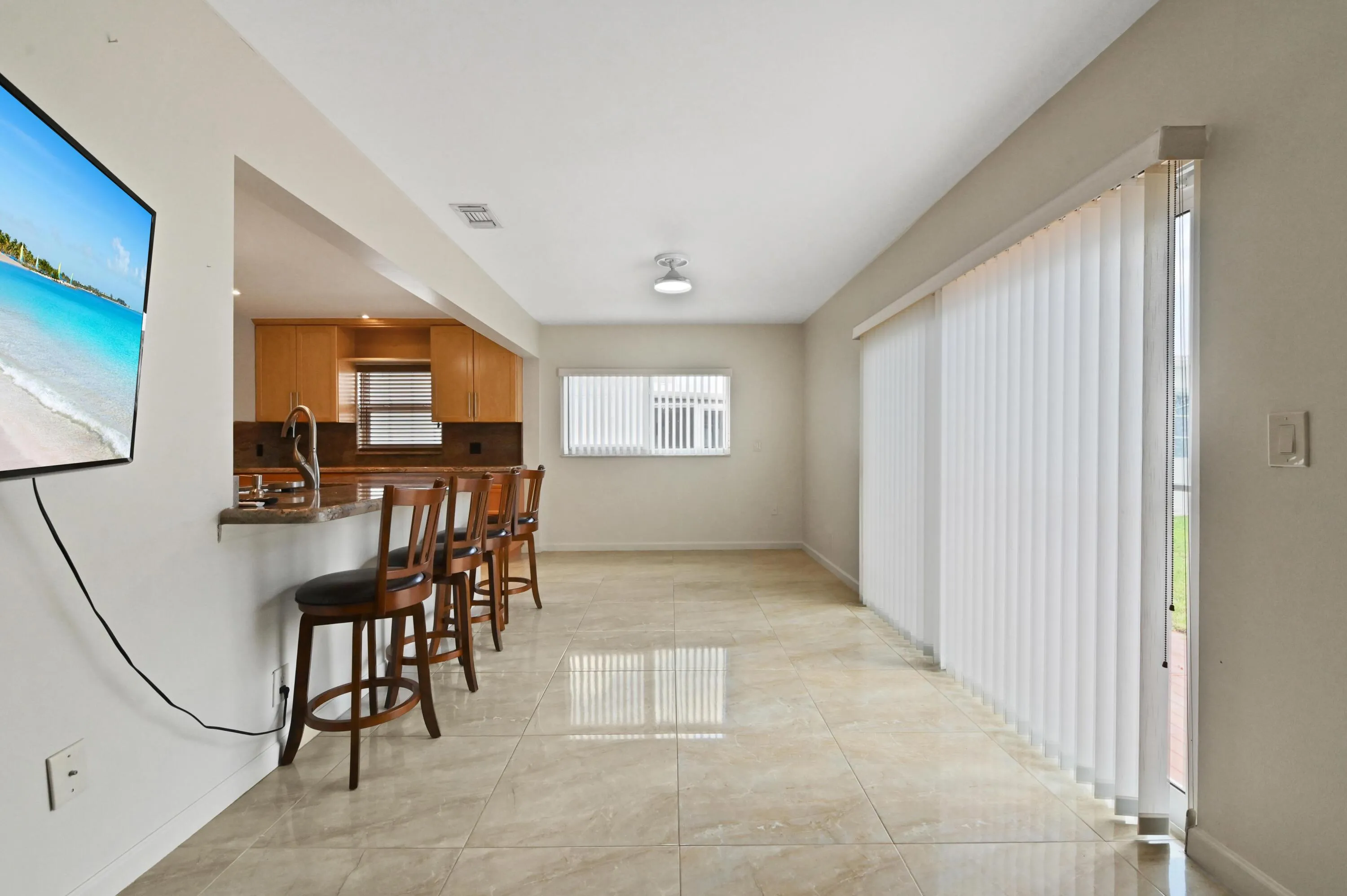 11 Dining room 01