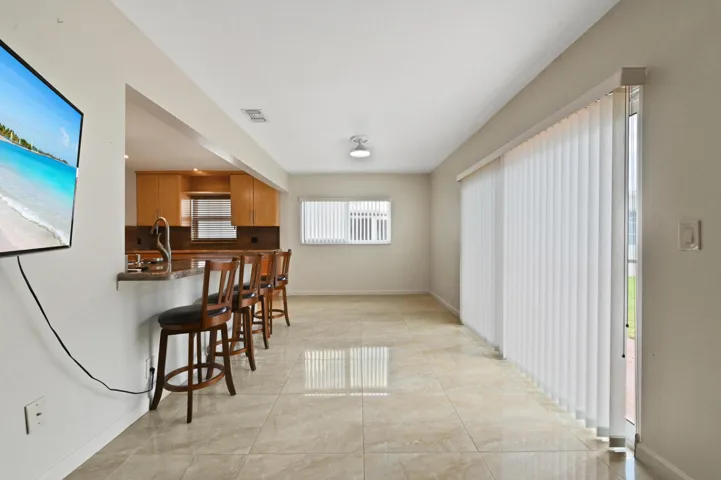 11 Dining room 01