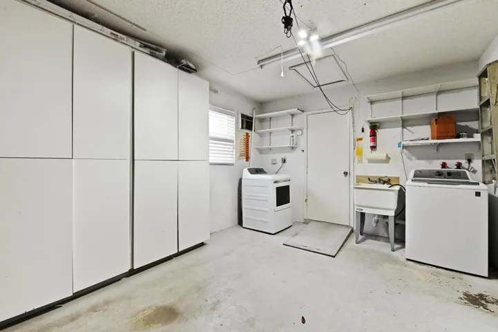 16 Garage and Laundry 01